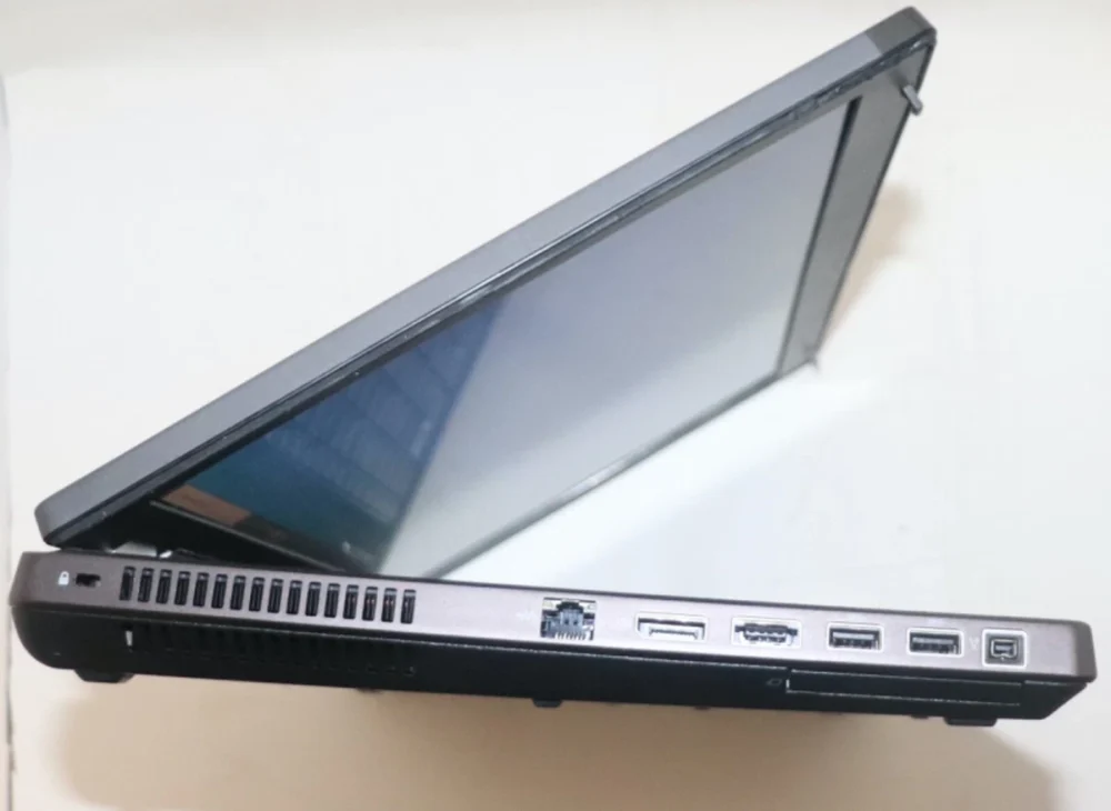 Used HP EliteBook 8760w 15- INCHES SCREEN DISPLAY-256 SSD-16GB RAM-CORE i7-2ND GEN