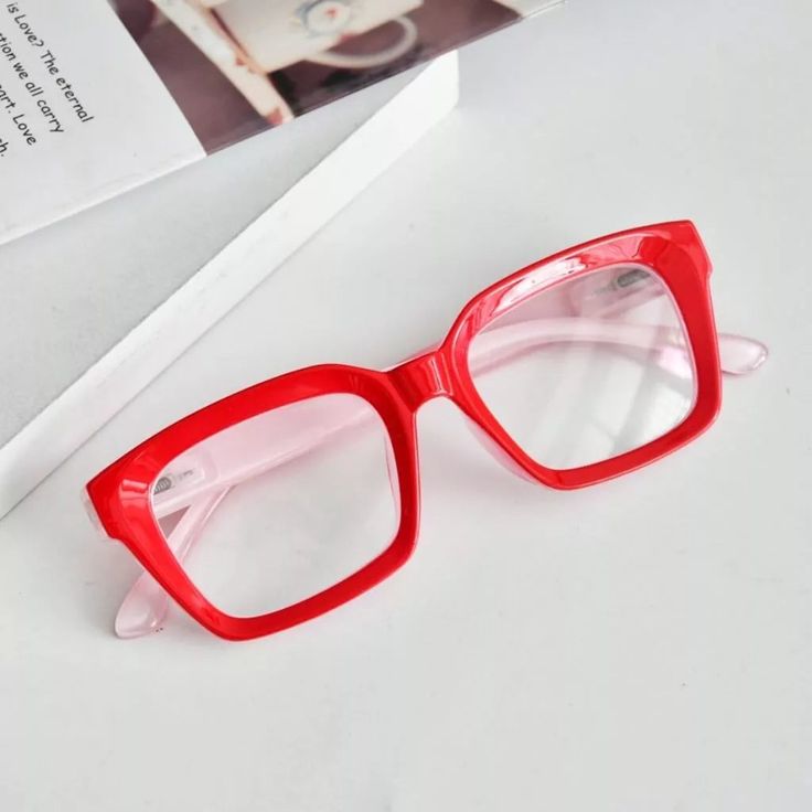 Trendy Red Glass Frame – Stylish Unisex Eyewear for Fashion & Everyday Use